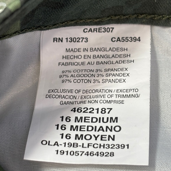 Lee Green Floral Camo Mid-Rise Walking Shorts - size 16 NWT - Picture 5 of 8